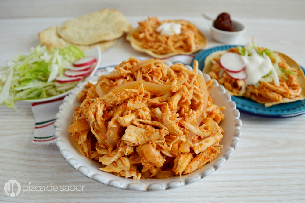 Chicken tinga or chicken in chipotle sauce www.thebestmexicanrecipes.com